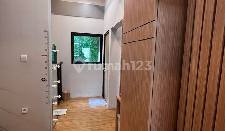 Disewakan Rumah Grand Wisata 2 Lantai Full Furnished, 2 Kamar Tidur, 100M Dari Mall Living World Grand Wisata Bekasi 2