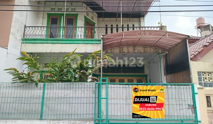 Dijual Rumah komplek Timah Cimanggis 2 Lantai kamar 5 Luas tanah 225m², SHM bisa KPR hanya 3 km menuju Citymall Cimanggis dan kampus Universitas Indonesia DEPOK