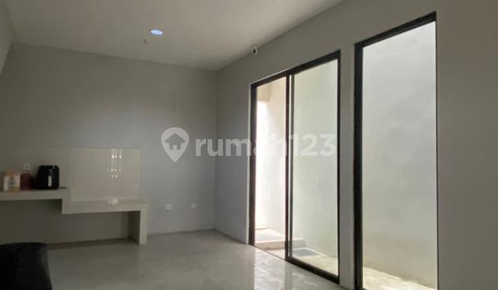 Disewakan Rumah Cluster Z Living 3 Lantai, Luas Tanah 88M2, Kamar Tidur 3, Carpot 2 Mobil, Akses Langsung Tol Tambun, 700M Dari Mall Living World Grand Wisata Tambun Bekasi 2