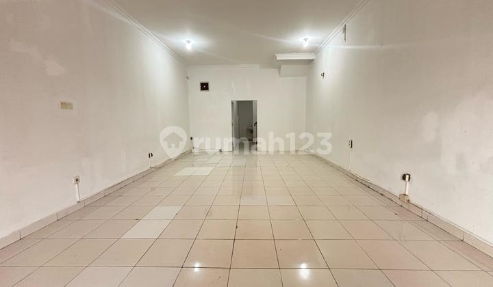 Disewakan Ruko Grand Wisata 2 Lantai Parkir Luas, bisa untuk Office, Sekolah, Klinik, Apotik, 100m dari Mall, Akses Langsung Tol Tambun Grand Wisata Bekasi 2