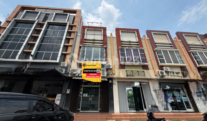 Disewakan Ruko Grand Wisata 2 Lantai Lokasi Komersial, Parkir Luas, Grand Wisata Bekasi