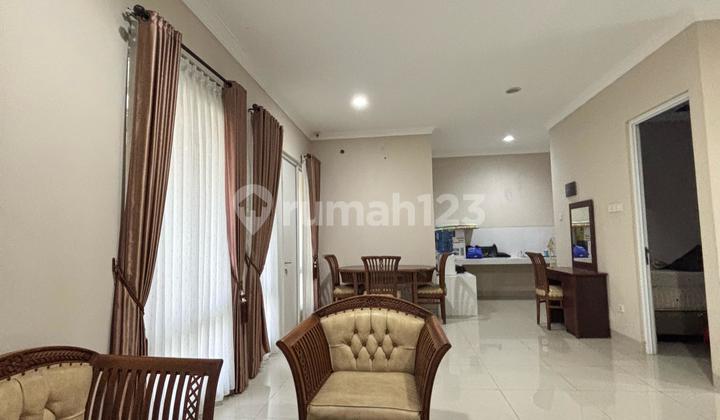 Disewakan Rumah Grand Wisata Posisi Hook 2 Lantai, 4+1 Kamar Tidur, View Taman, Fasilitas Kolam Renang, Lapangan Olahraga, Jogging Track, 300M Dari Mall Living World Grand Wisata Bekasi Grand Wisata, Bekasi 2