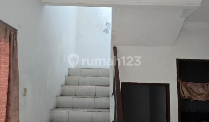 For Sale: Grand Wisata Festive Boulevard 2-Story House, Can Be Used as Residence and Business Space, Area 162m2, Only 20 Meters from Grand Wisata Modern Market, 500 Meters Access to Tambun Toll Road Grand Wisata Bekasi. 2