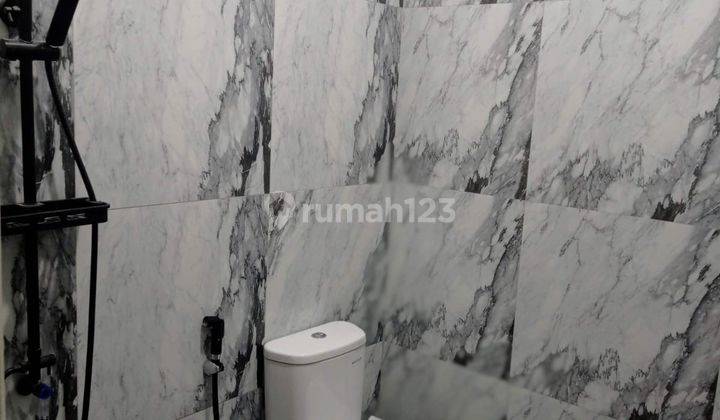 Dijual Rumah Modern Classic Villa Galaxy 2 Lantai Siap Huni 5 Kamar Tidur View Taman, Bisa Kpr, di Galaxy Jaka Setia Bekasi 2