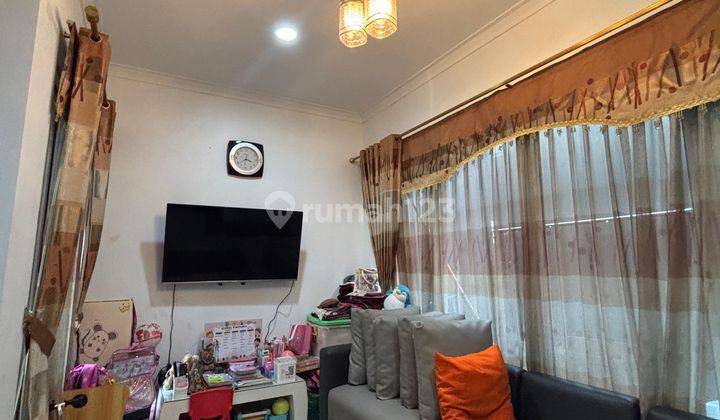 Dijual Rumah Grand Wisata 2 Lantai Siap Huni 3 Kamar Tidur Luas Tanah 112m2, Bisa Kpr, Fasilitas Sekolah Ipeka, Sekolah Al Azhar, Rumah Sakit Hermina, 1 Km Dari Mall Living World, Akses Langsung Tol Tambun Grand Wisata Bekasi 2