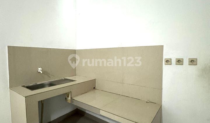 For Sale: Villa Insani 2 House in Depok City, Freehold Certificate (SHM), Eligible for Mortgage (KPR), 5.6KM from Alun-alun Park, 12KM from Pamulang University. 2