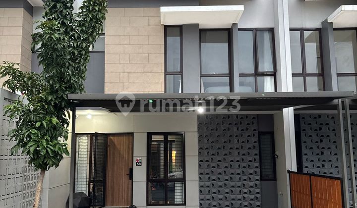 For Sale New House in Grand Wisata Cluster Cherry Ville, 2 Floors, Well-Maintained Condition, Move-In Ready, 4 Bedrooms, East-Facing, Eligible for Mortgage, Direct Access to Tambun Toll Road in Grand Wisata Bekasi.