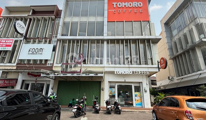 Disewakan Ruko Festive Boulevard 3 Lantai, Sederet Tomorro Coffe, Parkir Luas dan Tidak Berbayar, Grand Wisata Bekasi