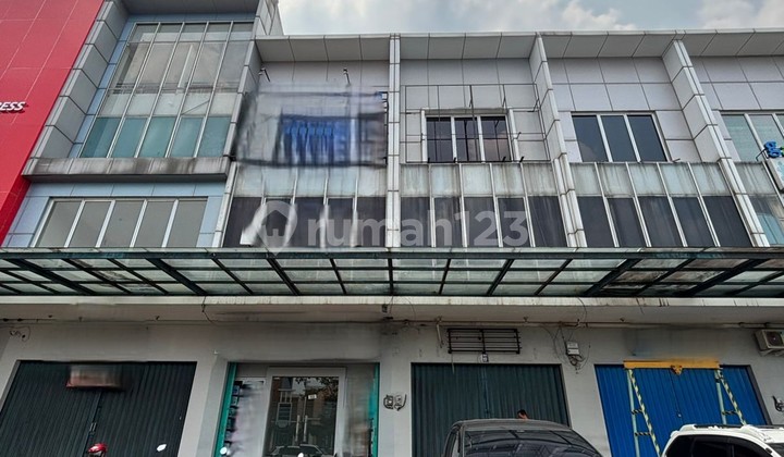 Dijual Ruko Gandeng Grand Wisata 3 Lantai Siap Pakai, Terawat, Parkir Luas, 50m dari Mall Living World, Bisa KPR, Akses Langsung Tol Tambun Grand Wisata Bekasi