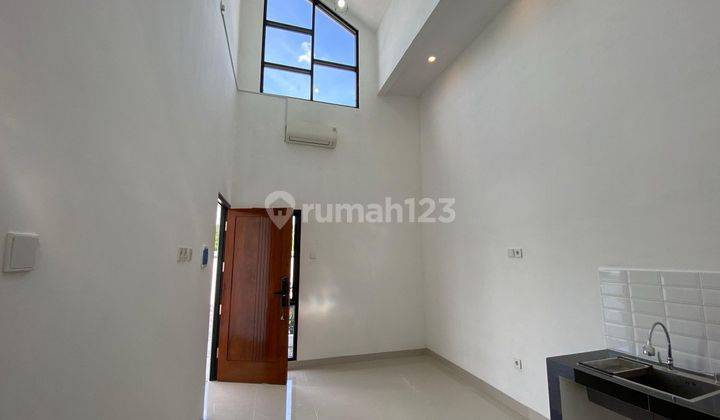 7 Menit ke Kampus UNS! Rumah Modern Bergaya Scandinavian 2