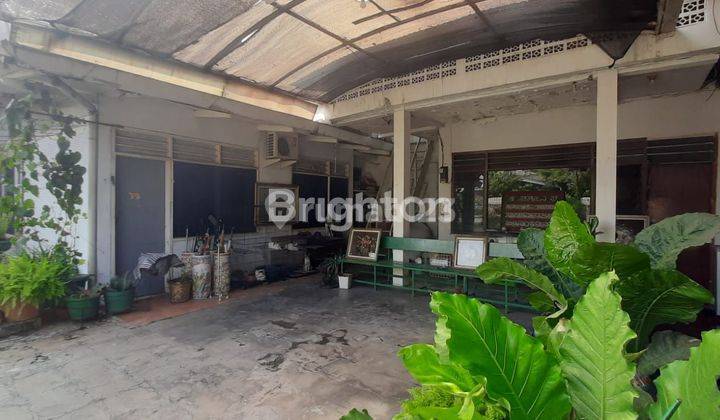 Rumah Bangunan Lama Strategis Kebon Jeruk Jakarta Barat 5