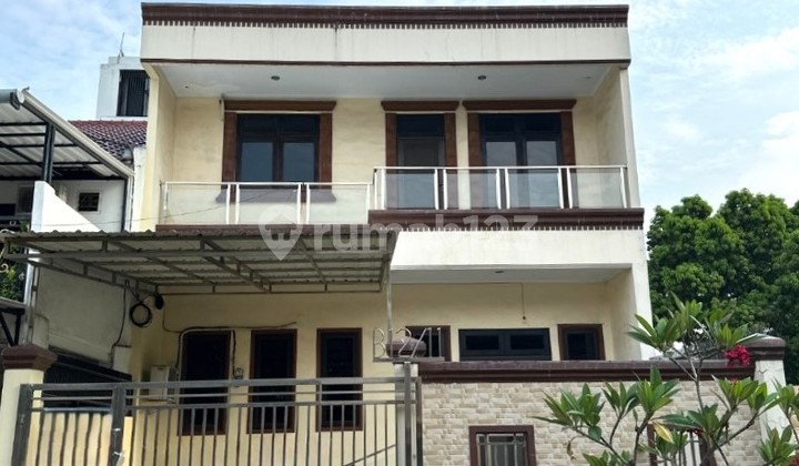 Jual Cepat BU Rumah Mewah Green Garden 8x18 3+1KT Semi Furnished