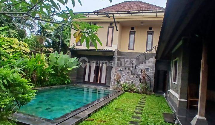 DIJUAL RUMAH MEWAH LUAS FULL FURNISHED DENGAN KOLAM RENANG DI RENON 1