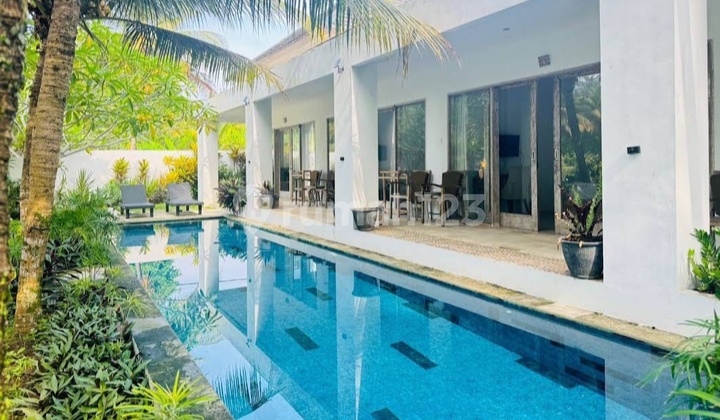 Villa Mewah Dijual di Pinggir Pantai Bali