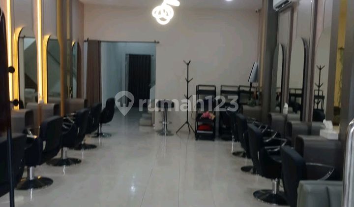 Ruko Komersial 3 Lantai Pinggir Jalan Utama