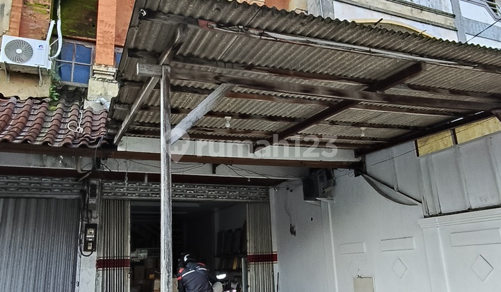 Ruko Premium 3 Lantai Lokasi Pinggir Gatsu Barat