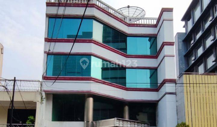 Gedung 4 Lantai + Basement 357m² Menteng Jakpus hadap Utara
 1