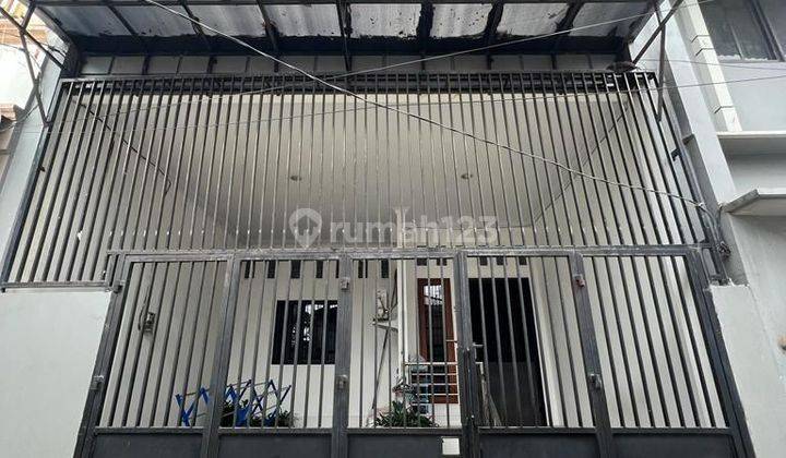 Rumah bagus 2.5 lantai 6x17 di Pademangan 4 1