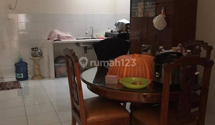 Rumah Klasik 2 lantai 6x15 Hibrida Kelapa Gading
hadap Selatan 2