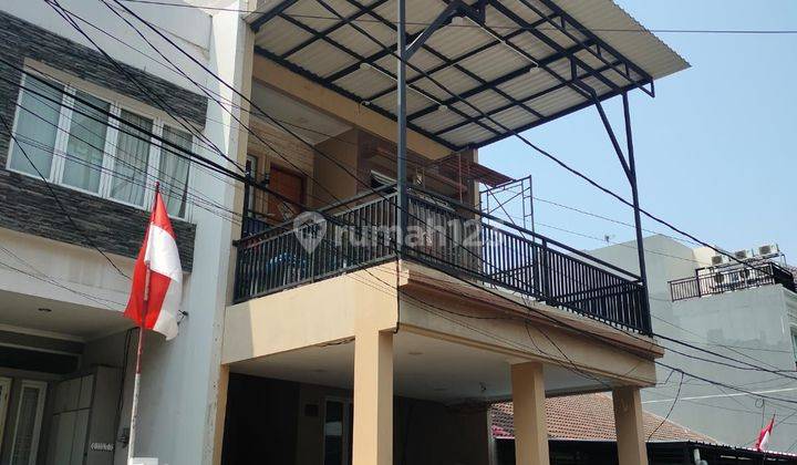 Rumah Modern 4 lantai 6x17 Kelapa Nias Gading

 1