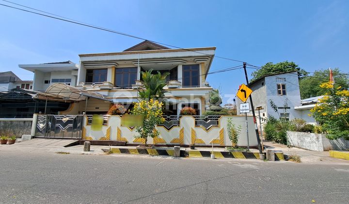 Hoek House Kelapa Sawit Raya 261m² South East Kelapa Gading