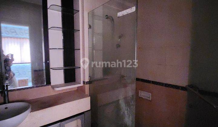 Rumah 3 lantai 9x17 The Villas MOI Kelapa Gading hadap Selatan
 2