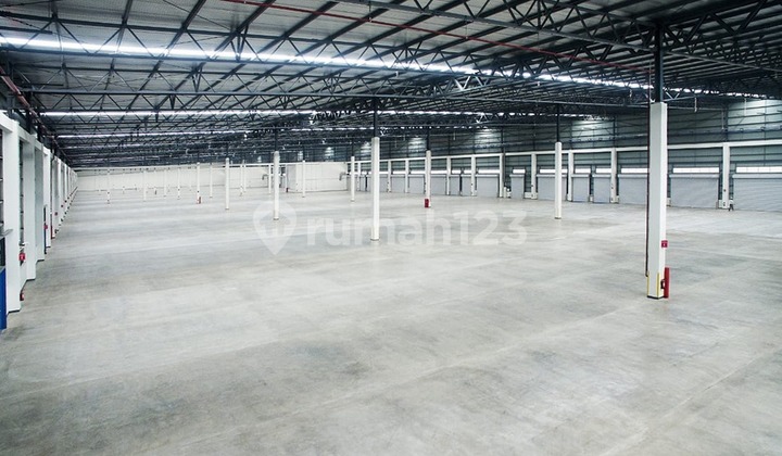 Warehouse Rental in Mm2100 Area Cikarang 5,312m² with Loading Dock Warehouse Rental in Mm2100 Area Cikarang 5,312m² with Loading Dock