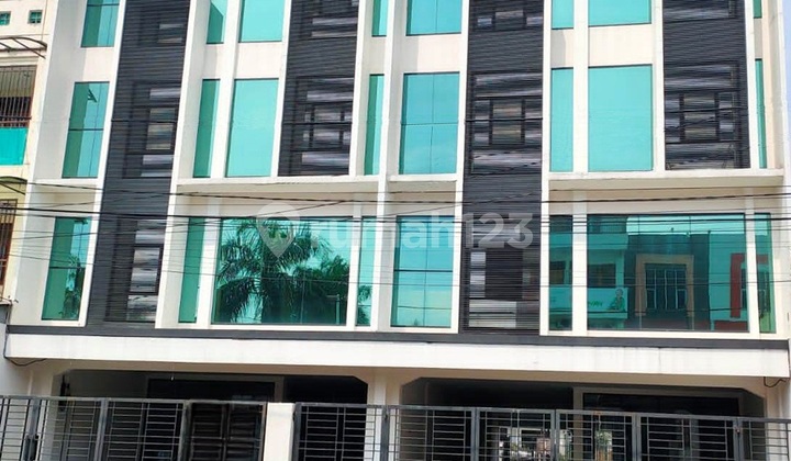 New Jatinegara Building 4 Floors 382m² Two-Front North-South Facing New Jatinegara Building 4 Floors 382m² Two-Front North-South Facing