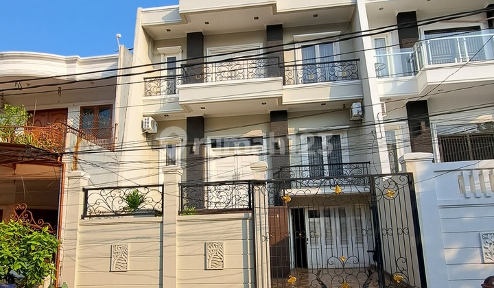 Rumah Sunter Permai Jaya 8x22 Hadap Utara Model American Classic