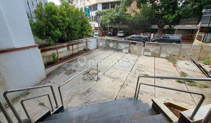 Gedung 4 Lantai + Basement 357m² Menteng Jakpus hadap Utara
 2