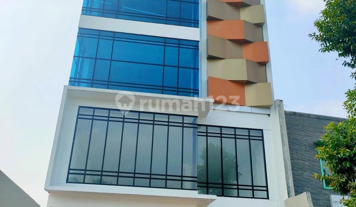 Gedung Baru Cawang Jl Dewi Sartika 5 Lantai Hadap Barat