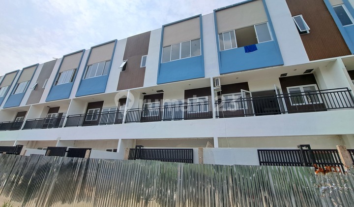 New Shop House Complex Customs 6x15 Sukapura West Facing New Shop House Complex Customs 6x15 Sukapura West Facing