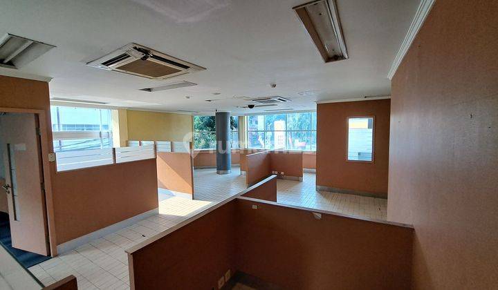 Sewa Gedung ex Bank 5 Lantai 1.107m² Menteng hadap Barat Selatan 2