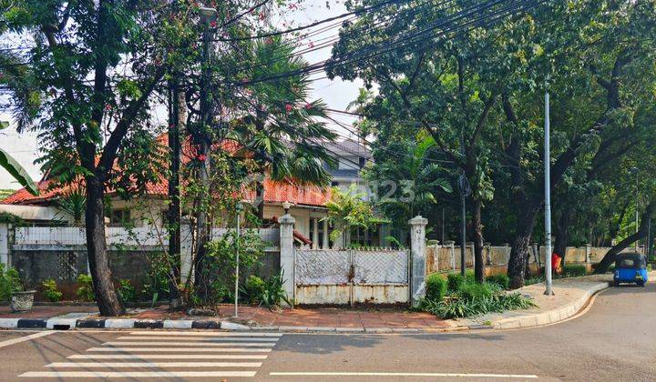 Rumah Lokasi terbaik di Menteng 1.116m² Jl Teuku Umar Ring 1
 2