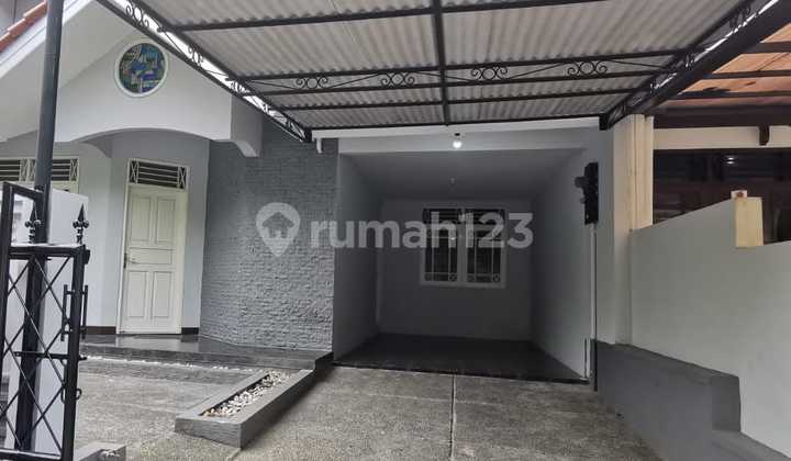 Rumah 2 Lantai Bagus Semi Furnished di Bintaro Pesanggrahan Jakarta Selatan, Jakarta Selatan Rumah 2 Lantai Bagus Semi Furnished di Bintaro Pesanggrahan Jakarta Selatan, Jakarta Selatan