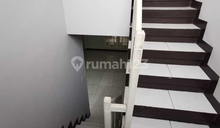 Nice 2-Story Semi-Furnished House in Bintaro Pesanggrahan, South Jakarta, South Jakarta 2
