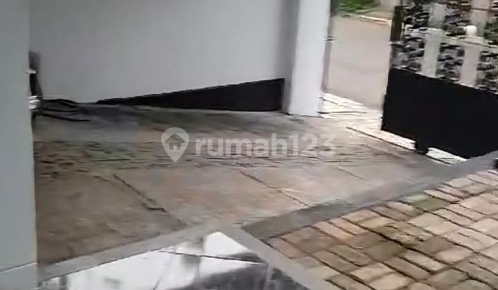 Well-Maintained Comfortable House & Ready to Occupy in Bintaro Sector 3