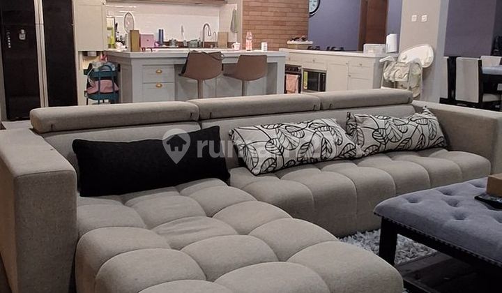 Rumah Bagus dengan Kolam Renang kawasan Jagakarsa, Jakarta Selatan