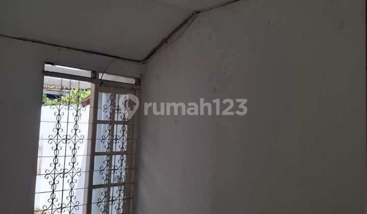New Renovated House in Strategic Location, Bintaro Area Sector 2 2