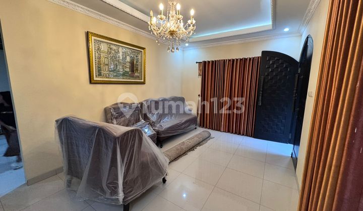 Rumah Bebas Banjir Dekat Akses Toll Kawasan Bintaro, Jakarta Selatan