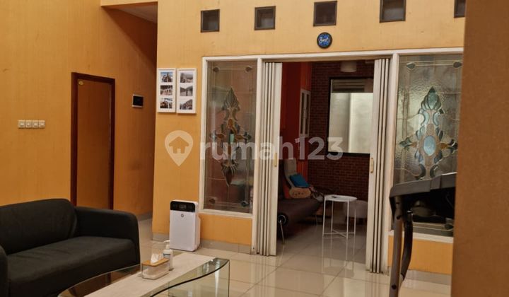 Rumah Bagus dan Asri Dalam Perumahan Kawasan Graha Raya Bintaro