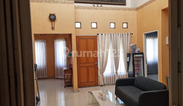 Rumah Bagus dan Asri Dalam Perumahan Kawasan Graha Raya Bintaro 2