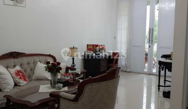 Rumah Bagus dan Terawat dalam Komplek Kawasan Pondok Ranji Rumah Bagus dan Terawat dalam Komplek Kawasan Pondok Ranji