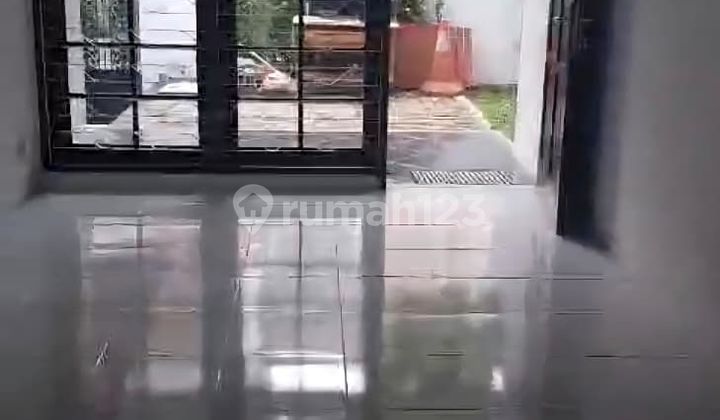 Well-Maintained Comfortable House & Ready to Occupy in Bintaro Sector 3