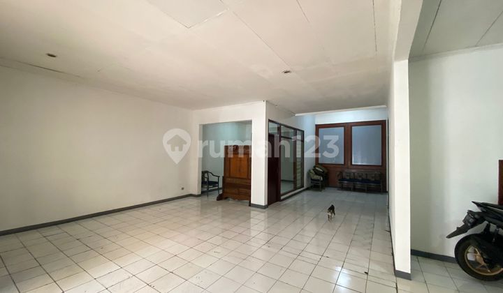 House by the Main Road in Bintaro Sector 1, Suitable for Business Premises 2