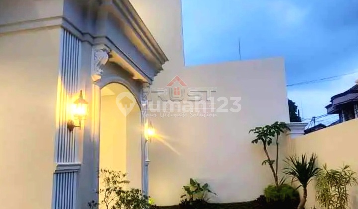 Rumah Baru Mewah Desain American Classic Perumahan Jakarta Barat Rumah Baru Mewah Desain American Classic Perumahan Jakarta Barat