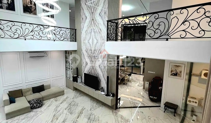 Rumah Mewah di Kawasan Jakarta Selatan Strategis 2