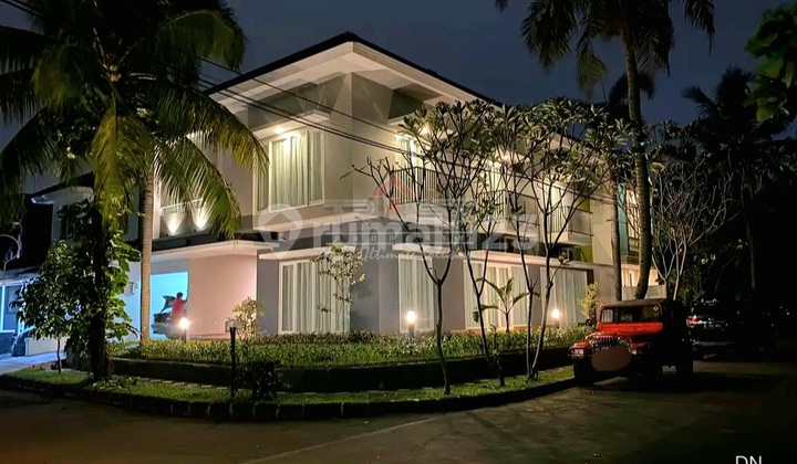 Luxury House in Bintaro Cluster, Modern New Design Near Toll Station