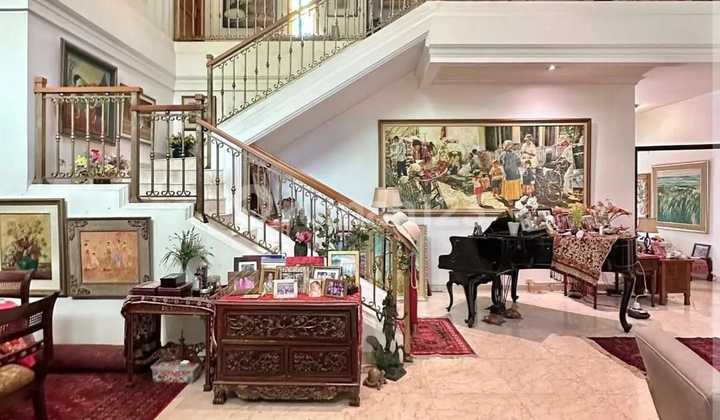 Rumah Mewah Tanah Ngantong Luas di Area Strategis Ampera Jakarta 2