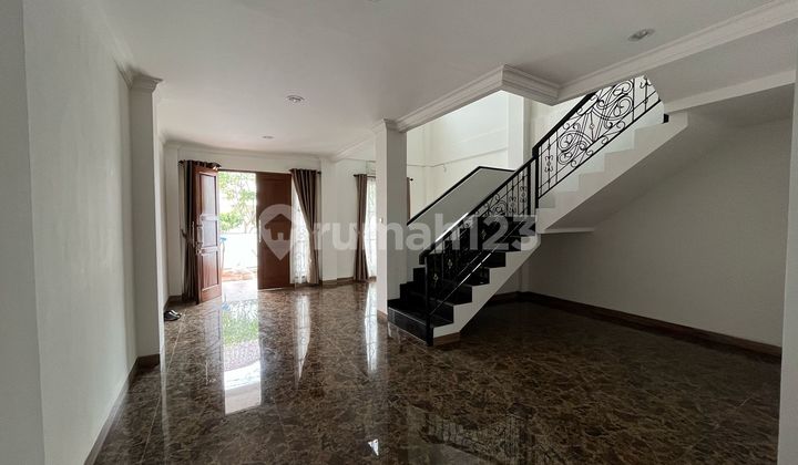 Nice Modern House Bintaro Sector 2 Close to Jakarta Flood-Free 2